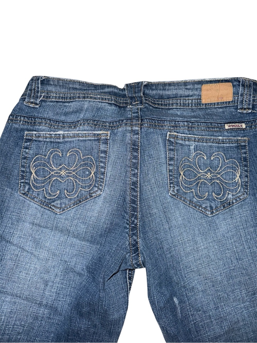 Hydraulic Y2K Capris - Picture 3 of 4